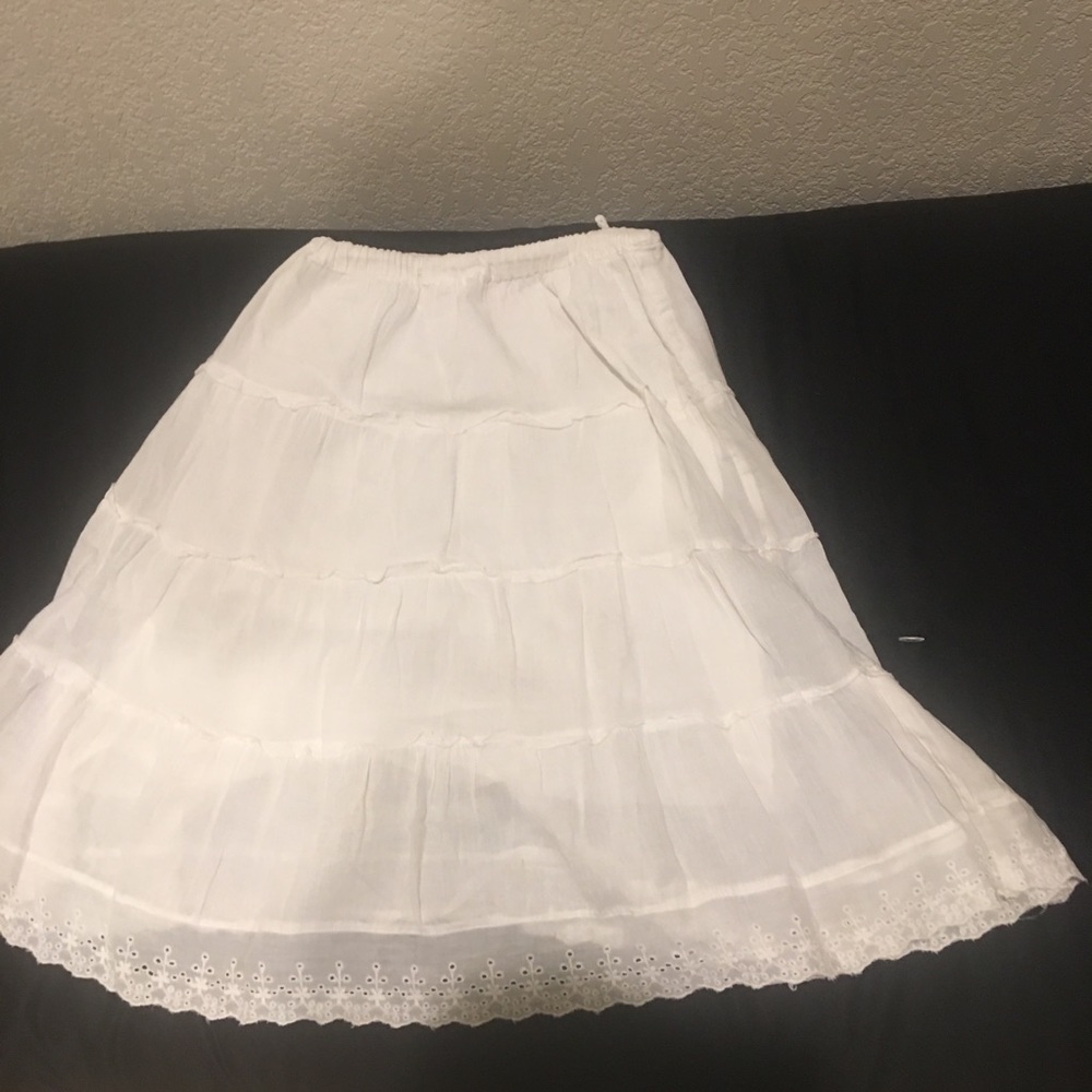 White skirt size M